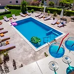 Appartement Family-friendly With Swimming Pool Sveti Filip I Jakov, Biograd - 20861