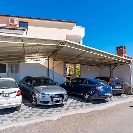 Family-friendly With Swimming Pool Sveti Filip I Jakov, Biograd - 20861 Appartement *