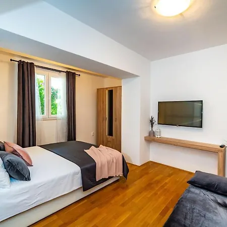 Apartment Family Friendly With A Swimming Pool Sveti Filip I Jakov, Biograd - 20861 *