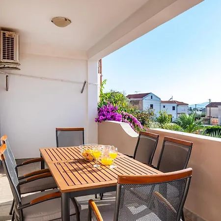 Family-friendly With Swimming Pool Sveti Filip I Jakov, Biograd - 20861 Apartament Sveti Filip i Jakov
