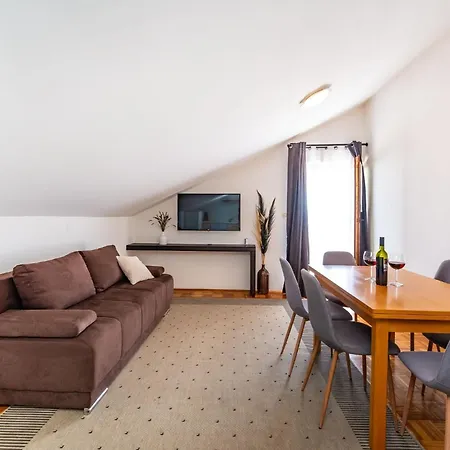 Apartment Family Friendly With A Swimming Pool Sveti Filip I Jakov, Biograd - 20861 *