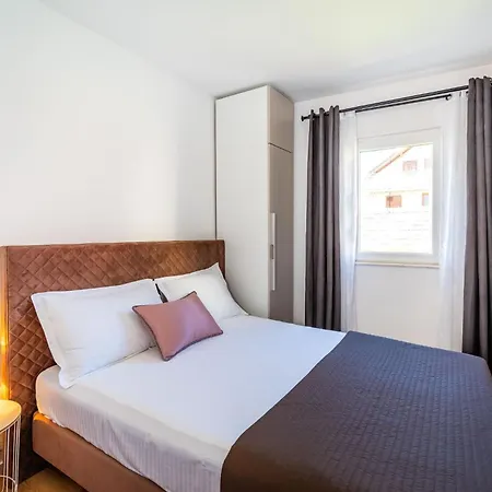 Family Friendly With A Swimming Pool Sveti Filip I Jakov, Biograd - 20861 Apartment Sveti Filip i Jakov