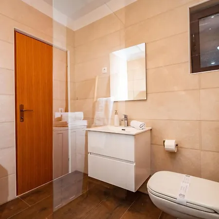 Family Friendly With A Swimming Pool Sveti Filip I Jakov, Biograd - 20861 Apartment *