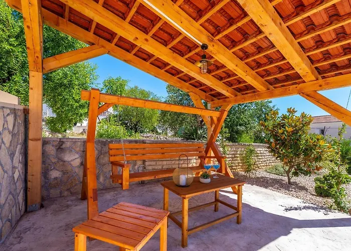 Апартаменты Family-friendly With Swimming Pool Sveti Filip I Jakov, Biograd - 20861 *