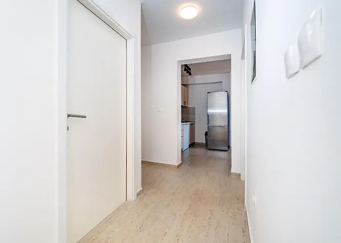 Апартаменты Family-friendly With Swimming Pool Sveti Filip I Jakov, Biograd - 20861