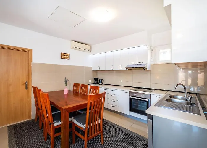 Family-friendly With Swimming Pool Sveti Filip I Jakov, Biograd - 20861 Апартаменты Свети-Филип-и-Яков