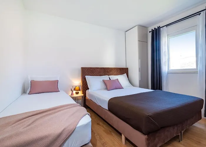 Family-friendly With Swimming Pool Sveti Filip I Jakov, Biograd - 20861 Апартаменты *